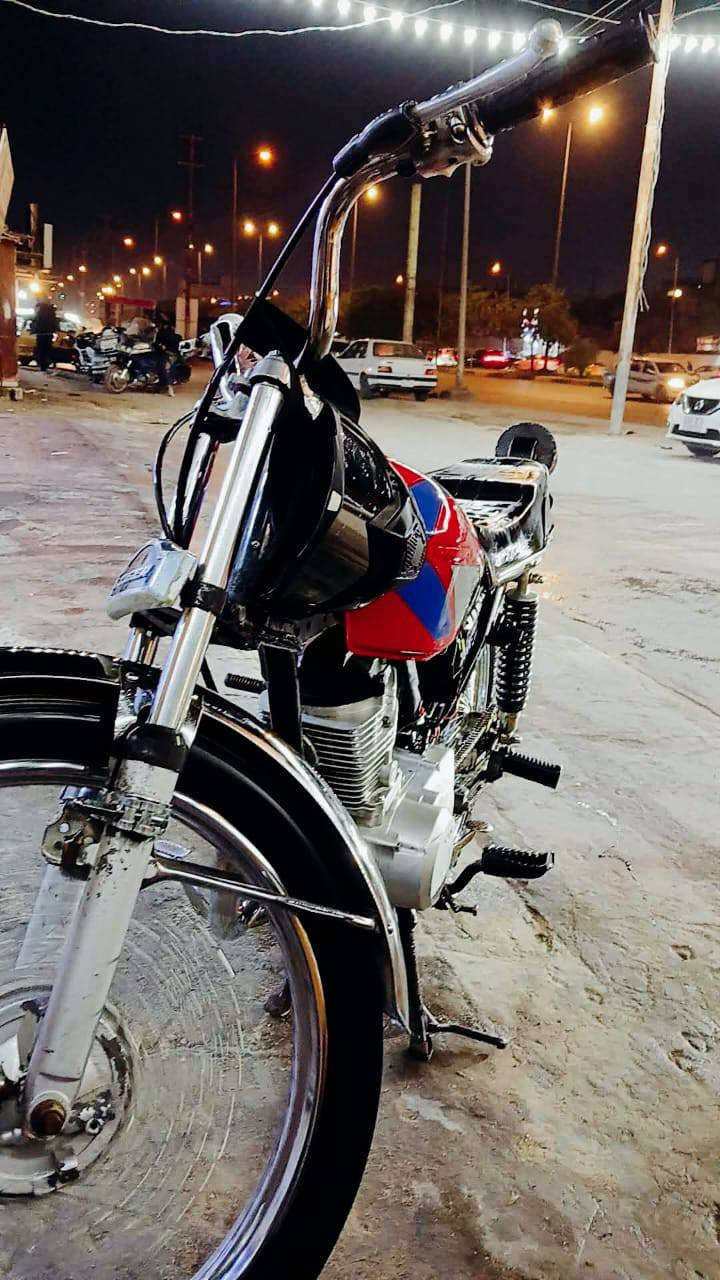 سلام عليكم دراجه تايكر للبيع دراجه حلوه شكد متريد تفصل بيه افصل سعره 300. وبيه مجال حك الجيه للاستفسار *********** اتصال
