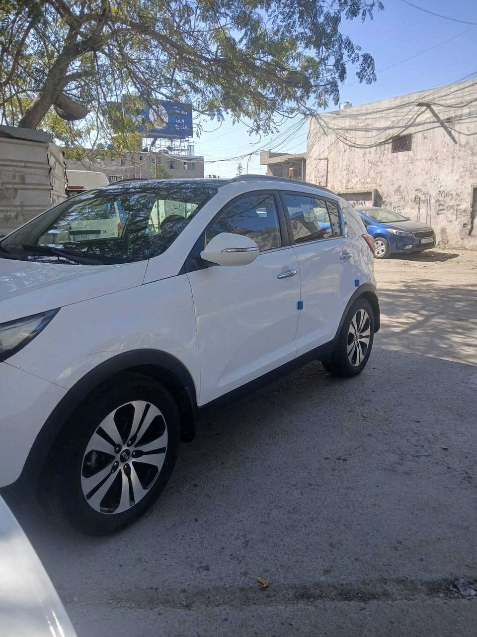 سبورتج 2011 خليجي جاهزه من كلشي ماشيه 180 الف السياره فول من كلشي ماعده البصمه وسورنها موجود من ضمن الصور  سعرهه (130$)بيه مجال بسيط حك الجيه مكاني بغداد للإستفسار  ***********
