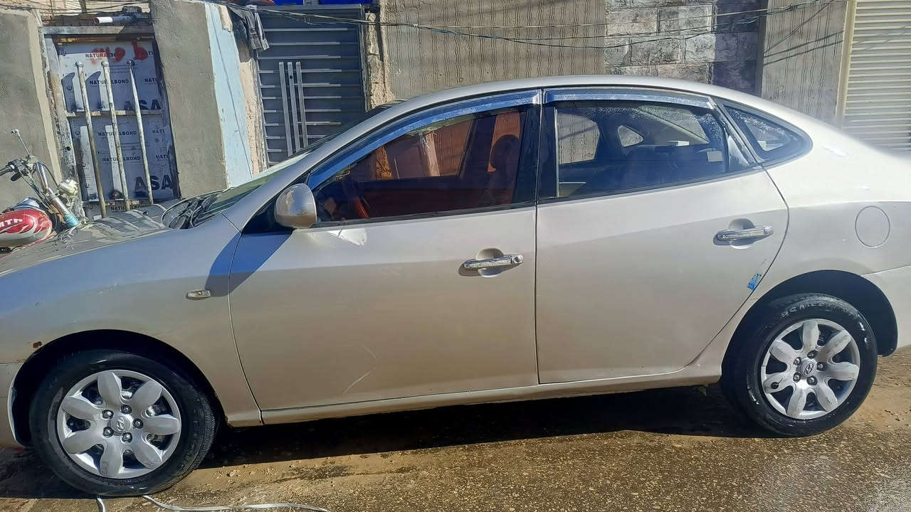 السلام عليكم سياره افانتي محرك 1600 خليجي سعره 75بيه مجال ***********
