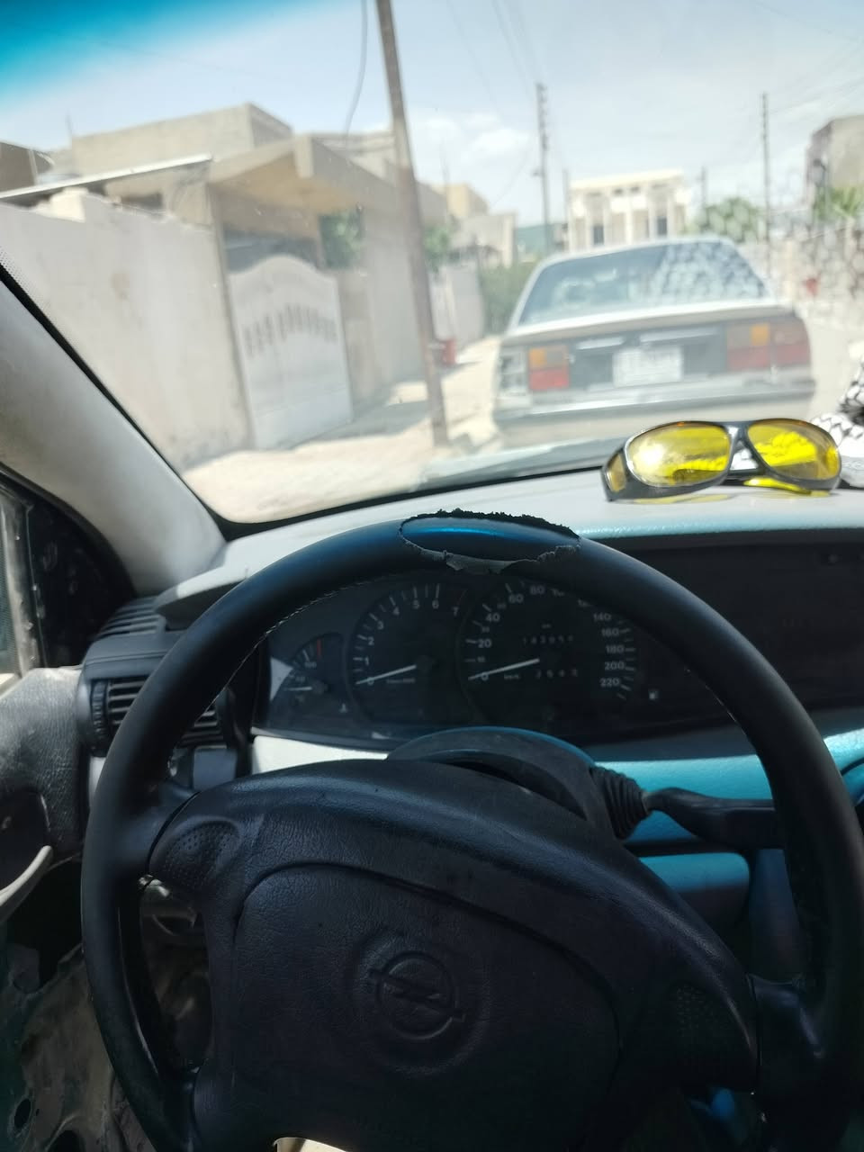 سلام عليكم اوبل بزون مديل 95مشروع وطني بئسمنه سنوية ضايعه قبل كم يوم بيع وجهه لل 2027 تحويل مباشر مكينه طك جيس VVT شرط ترايك 200 بيه نقص دعاميه السياره مال جناي 5سنوات عدنه لا خياس مكان كركوك السعر  28 رقم تلفون ***********
