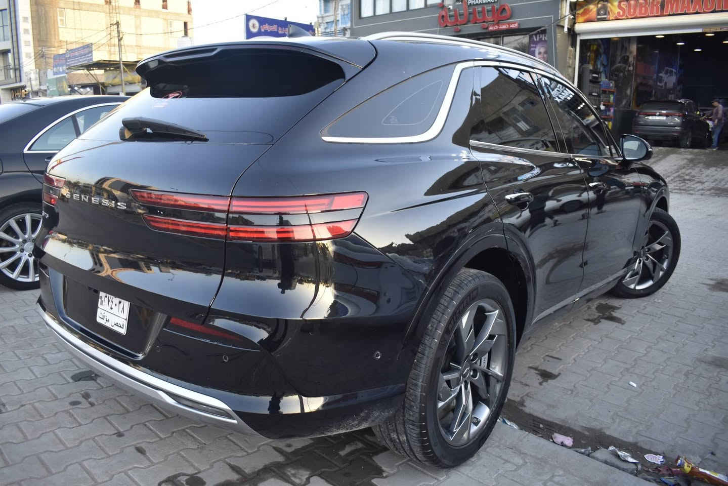 024 GENESIS ELECTRIFIED GV70 ADVANCED AWD ⚡
الوحيدة بهالدرجة من الرفاهية ✨

📄 وارد أمريكي / نظافة فوق الممتازة
وماشية فقط 17,000  ✅
جاهزة للاستعمال فوراً

💫 المواصفات الخرافية:

دفع رباعي كهربائي (AWD) بمحركين 🔋

بطارية 84 kWh مداها يوصل 420 كم بالشحنة الواحدة 🚘

شحن سريع من 10٪ إلى 80٪ بـ أقل من 20 دقيقة ⚡

شاشة وسطية ضخمة + عدادات رقمية متطورة 📱

مقاعد جلد بتدفئة وتبريد ❄️🔥

فتحة بانوراما 🌅

كاميرات 360° + حساسات أمامي وخلفي

نظام صوت فخم + إنارة داخلية LED

💵 السعر: [295$] قابل للتفاوض

***********

باسمي شرط مكاتبة مرورية 

🚘 سيارة فخمة، متطورة، وتستحق التجربة بكل معنى الكلمة 💎
