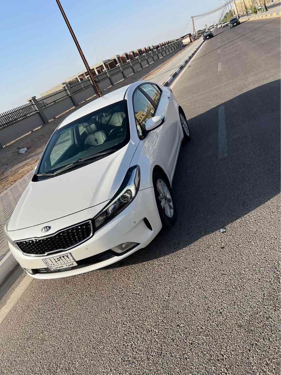 السلام عليكم 
كيا سيراتو خليجي 
مديل 2018 
رقم بصره 
كفاله عامه 
فول موصفات ما عده فتحه 
3 وضيعات القياده
فول تحكم استيرن 
شفتات استيرن
شاشه اعطال 
حساسات امامي وخلفي 
مرايه شفط
تبريد خلفي 
يدات نيكل 
5 ويل كب
كير ومكينه كفاله 
تبريد ثلج 
حداده 100‎%‎ 
لايت زنون
باتري جديد 
فيت بم جديد
العنوان البصره 
*********** /واتساب
السعر 137 البصرة, العراق
