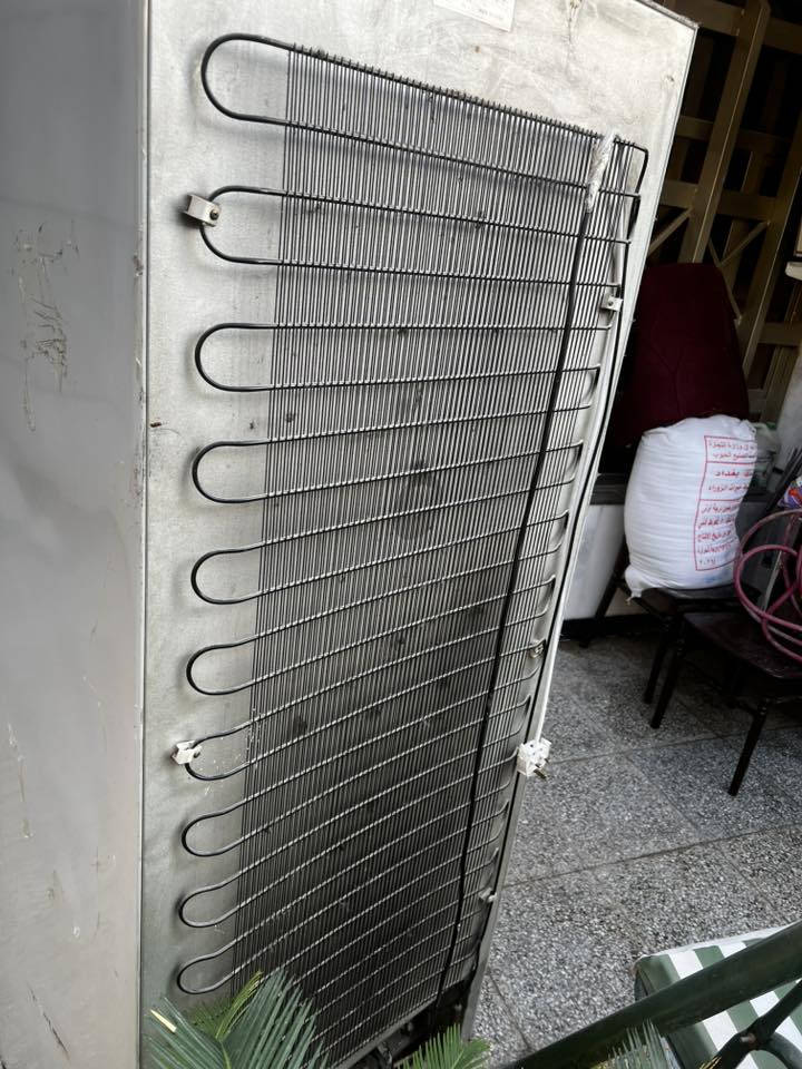 ثلاجه مستعمله للبيع بابتين نضيفه ٢٠ قدم لون سلفر
***********
