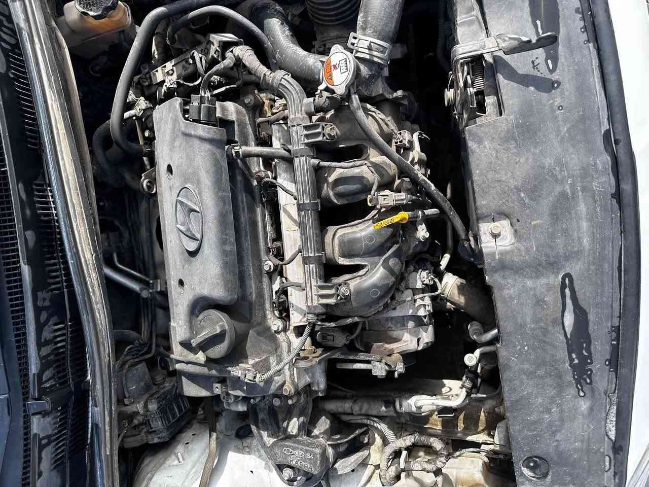 السلام عليكم من رخصت الادمن اكسنت موديل 2017 خليجي تبريد جديد  شغال حداديه زينه رقمها واصط بس ولد يعني مضمون تحويلها عليه غرامه 200 الف تنزل من سعرها بيها ملاحضات بصيطه تجي وتشوف وبيها ضربه من جهت اليسره بس مو كلش قويه سعر 40وبيها مجال مكاني بغداد الغزالية قرب المرور رقمي***********
