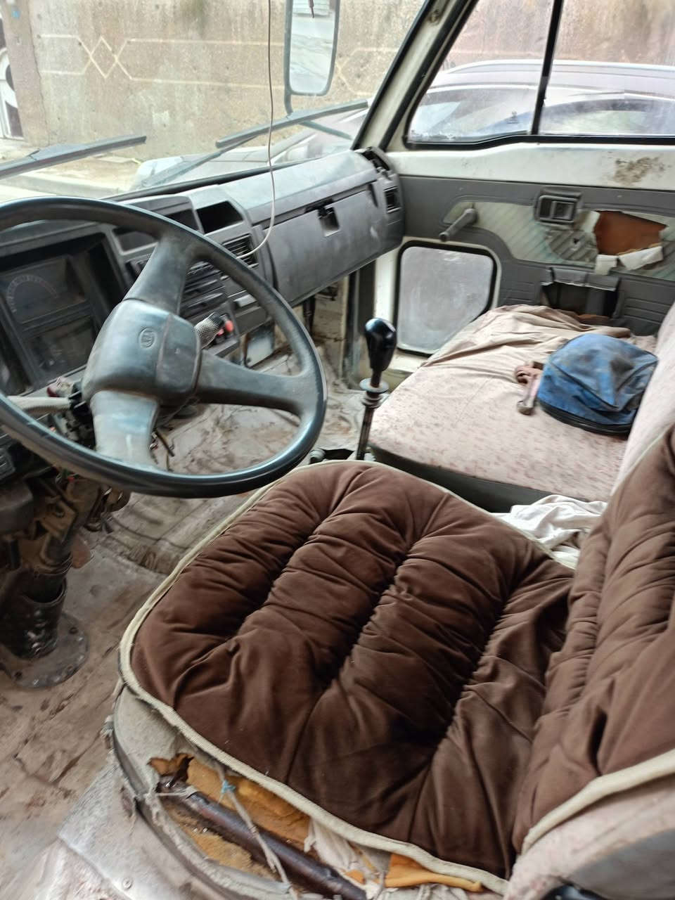 كيه حمل فحل 99 رقم بغداد مشروع 50 قفله بدون عمله. نقص بس دوشمه ***********
