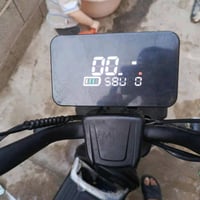 دراجة كهربائية • حالة جيدة جداً • خطافات أمامية وخلفية