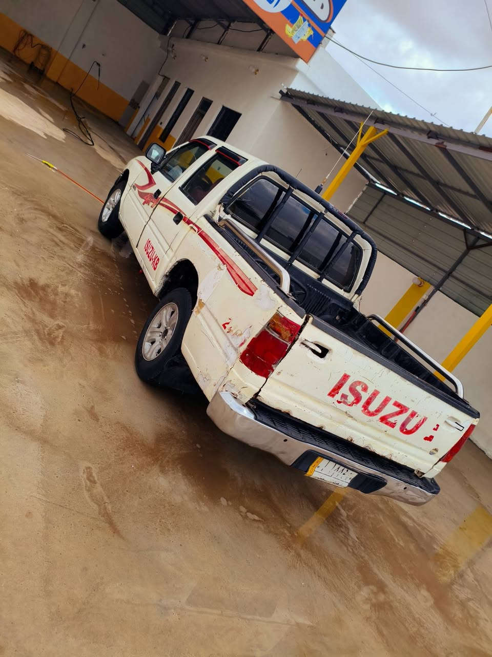 السلام عليكم 
ازوزا ياباني للبيع موديل 1993 رقم كركوك الماني گير ومحرك شرط صدر جديد تدفئة وتبريد شغال سياره نضيفه السعر 38 للاستفسار الاتصال على الرقم ***********/***********
