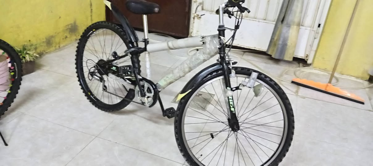 السلام عليكم
بايسكل  ياباني حجم26
موديل2020 بريكات كلو مضبوط تايرات جديده مامبدل بي شي
واير گيجات
ادفع سعر عجبني ابيعك


**إذا كنت صاحب هذا الإعلان وتريد حذفه لأي سبب، رجاءا أرسل رسالة إلى الدعم الفني**