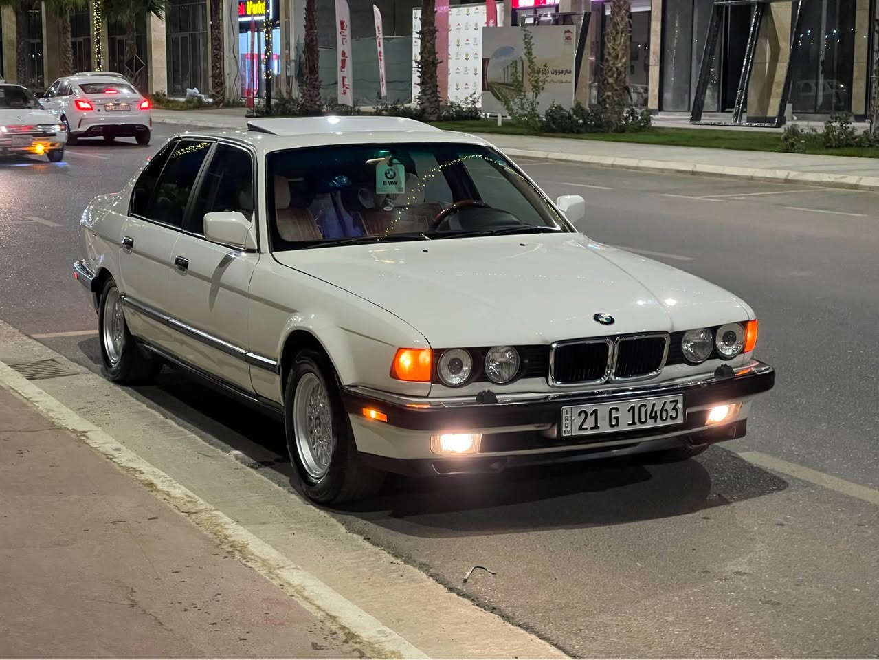 Bmw740i

سلاوی خواتان لێبێ
بیئێم ۷٤٠ گێر عادی
سلایت ٤ جام کارەبا
پێش پان ناو فۆرمیکا 
قفڵ مەرکەزی
بەرگە دەرگاو داشبڵی زۆر جوانە 
سەیارەکە زۆر زۆر  پاکە 
٤ پارچەیەکی بۆیاخە یەک دوو قرچی زۆر بەسیتی هەیە من بەحیزام دەیفرۆشم 
کامل سێرڤس کراوە پلاک و نوزل و مەسفی و کۆیل گۆراوە
هەموو گیانی ئیشەکا 
تەبرید لەسەر سویچ 
گەرمی مەزبوت 
٤ تایەی تازە
دو بەگلایتی تازەو ژێر ڕەقەمی تازەم بۆبەستوە
ساڵۆن ساکەی کامل بۆریە 
بەشەرتی هەموو شێتێ
بایی ٦٣گەڵاو تۆزێ معامەلەیە
*********** السليمانية, العراق
