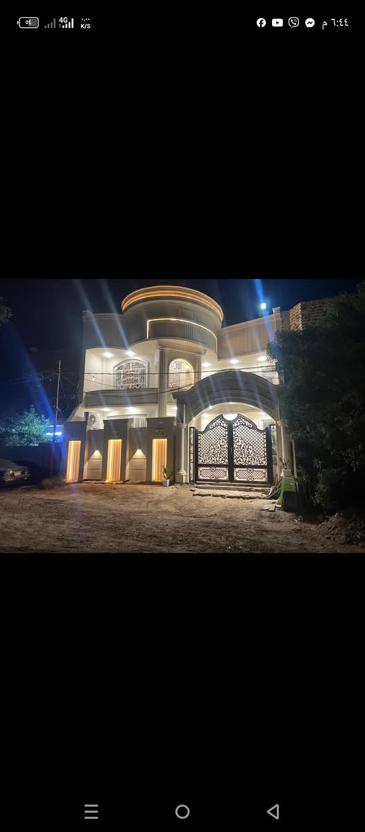 السلام عليكم بيت للبيع مساحته 220 متر طابو صرف حي العسكري شارع ثلاثين مقابل مركز  شرطة المنتصر أمامه ساحه البيت يحتوي على خمسة غرف نوم وهول وصاله ومطبخ وصحيات وطارمه وصحيات خارجيه بناء حديث درجه اولى تفاصيل اكثر مكتب حكيم عبدالله للعقار والمقاولات *********** بي واتساب أو خاص موجود
