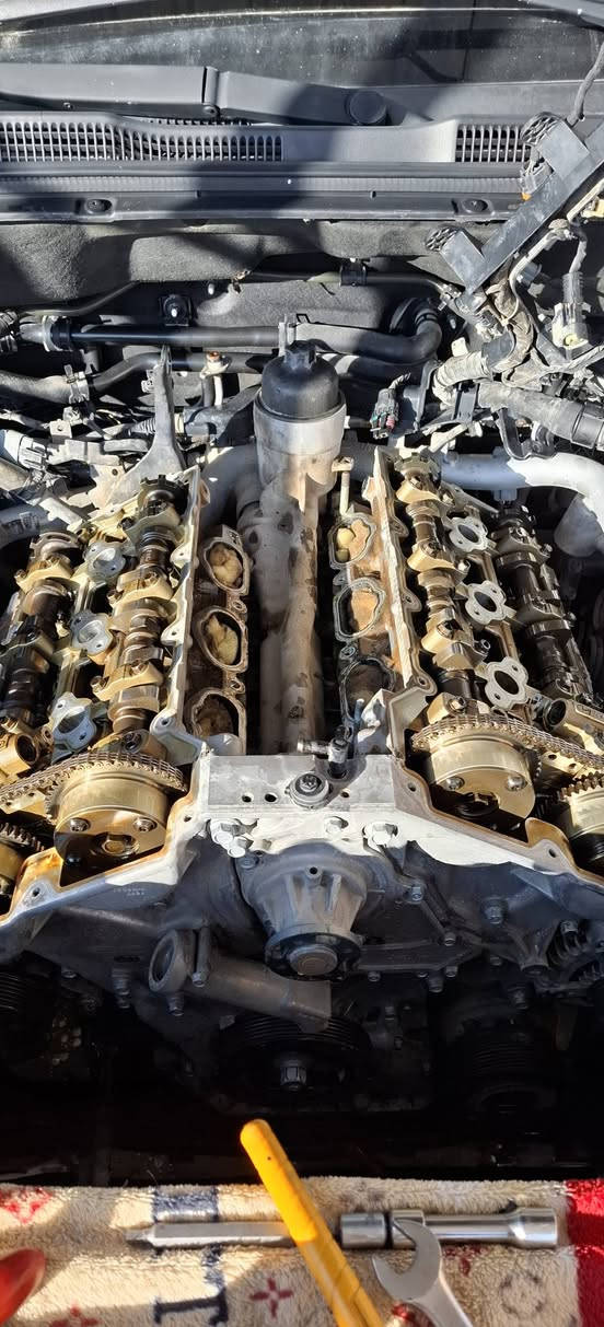 #سيرفز_موهافي
#يالله اليوم شرفني العم العزيز ابو مهدي من البصره  
صيانة وادامة كاملة حمام وغسل مكينه خارجي ازاله جميع الترسبات وتراكم الدهون وتنظيف جميع حساسات المحرك  وتبديل اغلب القطع المستهلكه حسب رغبتة وطلبة 
1.تنظيف حساسات vvt
2.تنظيف حساس الايرفلو
3.تنظيف حساس الماب سنسر
4.تنظيف حساسات الكام شفت
5.تنظيف جويتر 
6.تنظيف ثلاجه الدكشن البارد 
7.تنظيف مسطره النوزلات مع النوزلات خارجي مع المجاول
8.تنظيف قبغ ولفات ومشتقاته وجميع القطع الخارجيه 

وتم تبديل القطع المستهلكه 
١.بلكات
٢.واشر قبغ ولفات 
٣.روله بلاستك
٤.روله حديد 
٥چبن حساسvvt
٦.فلتر شوته 
٧.قبغ زراك دعاميه
٨.قايش
٩.قبغ راديتر
١٠.جوين اعلى
١١.صوندات براد سلندر
تحياتي خادمكم كرار رحيم    ***********
