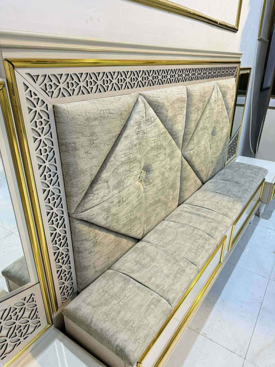 غرفه نوم ترڪيه مستخدام نضافه 90
نضام بيبان ڪوالتي عألي 
9قطع 
موديل ملڪي ***********🌸
لون مميز 
موديل 2026
سعرها 900/بيهة مجال
نقل وشد مجانأ داخل بغداد محافظات بكروة 
🤍🤍🤍🤍
