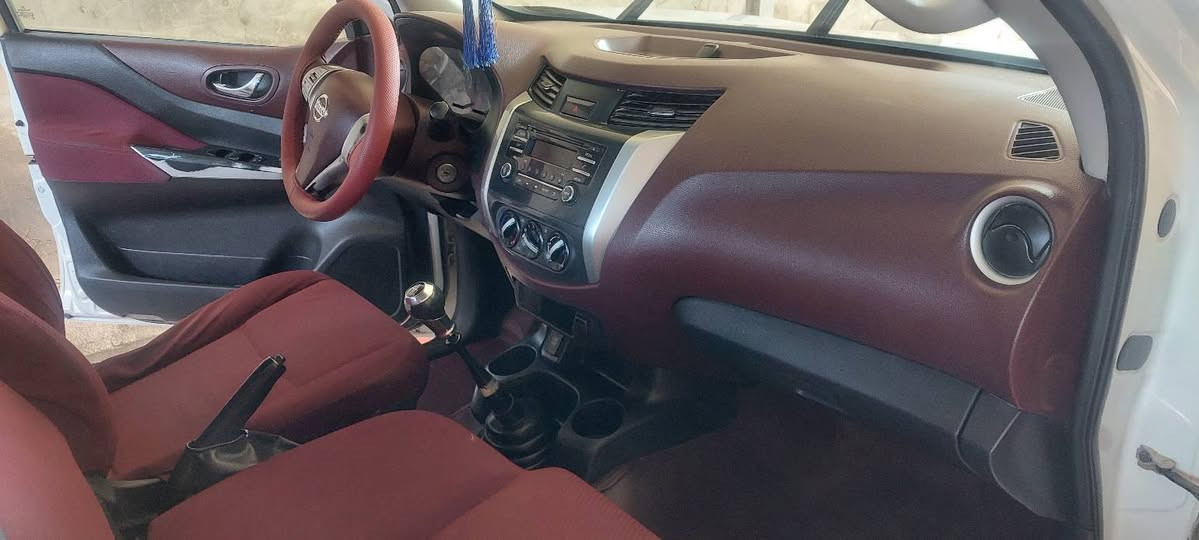 بسم الله الرحمن الرحيم 
نيسان نافارا ٢٠١٧ رقم اربيل سياره جديده جدا  كفالة كير عادي مكان سياره بصره قضاء المدينة 
***********         ٠٨٧١٦١٦٩٠٩٩
