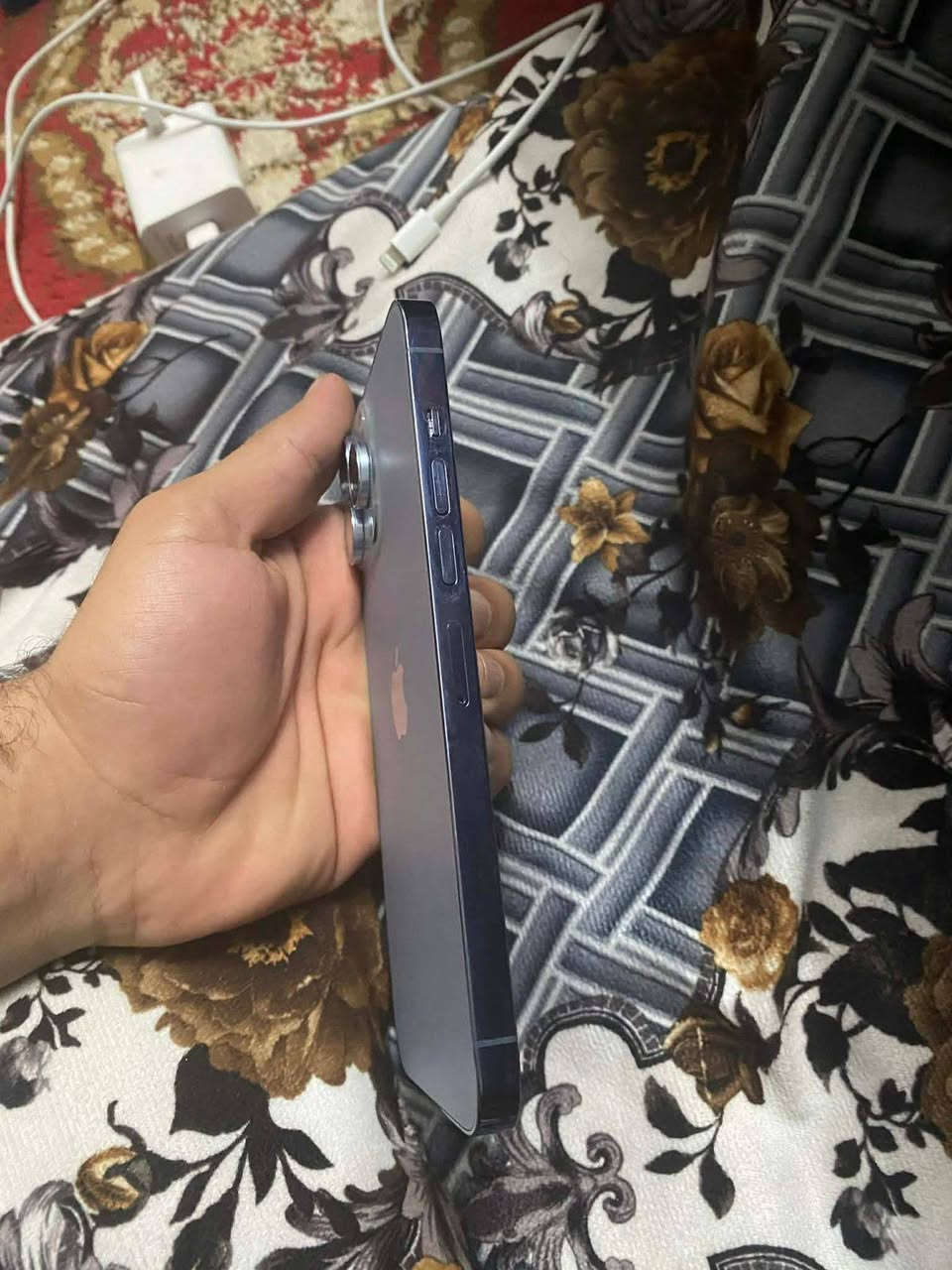 سلام عليكم 
13 برو ماكس 
ذاكره 265
بطايه 76
تك سيم 
نظافه 95٪
جهاز مافتوح 
سعر 675 بيه مجال للطيبين


**إذا كنت صاحب هذا الإعلان وتريد حذفه لأي سبب، رجاءا أرسل رسالة إلى الدعم الفني**