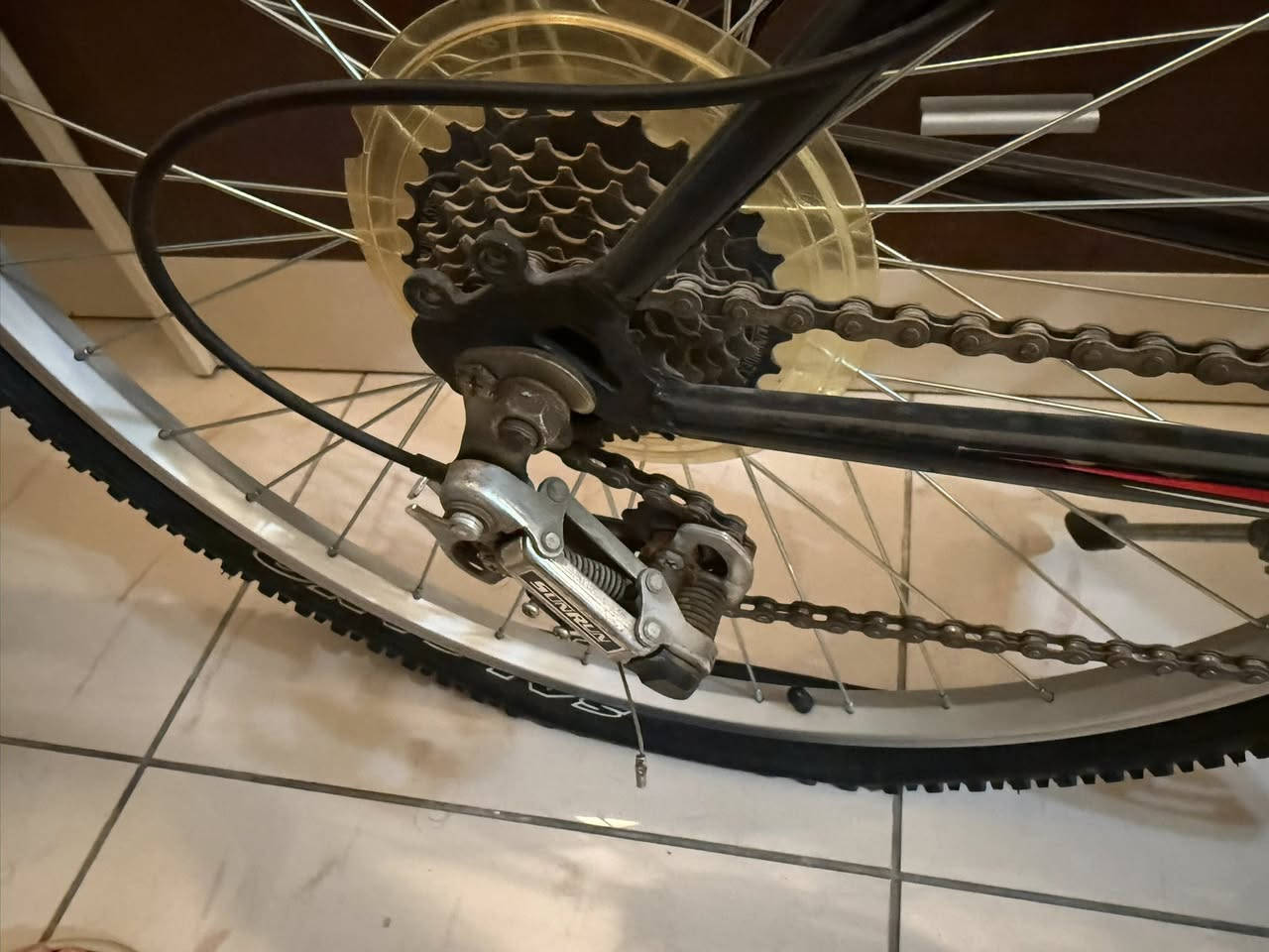 السلام عليكم للبيع السعر ٣٠٠ الف للاتصال ***********
