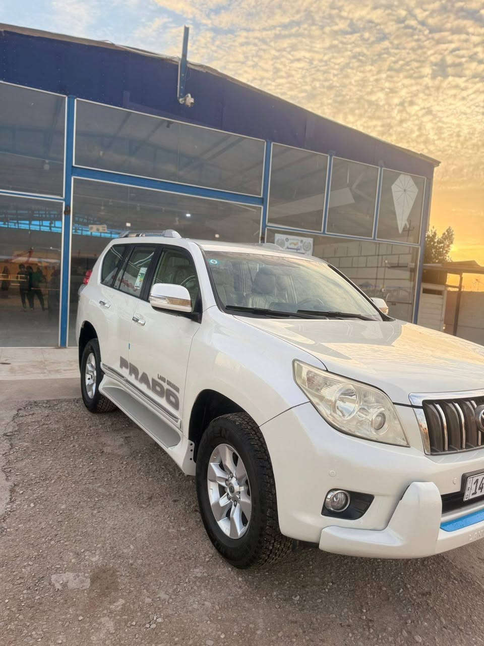 السلام عليكم برادو موديل 10 سياره جاهزه مكينه اربعه سلندر السعر 175 مجال حك الجيه ***********
