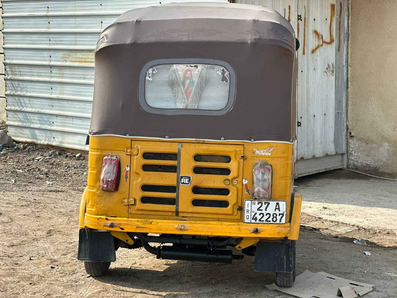 سلام عليكم تكتك 18تكتك نضيفه وحلوه كشر ع بلاد مكينه مشروكه بعده ع ضمان تكتك مال جنايه رقم ذي قار مكانه بغداد رقمي  ***********
