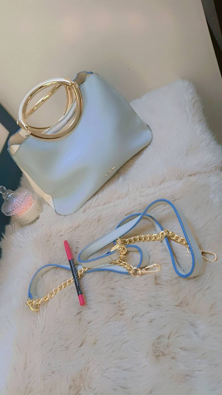 جنط نسائية ماركات عالمية 💼👜
✔️ خامة أصلية وجودة عالية 
✔️ موديلات أنيقة تناسب كل الأذواق
✔️ أسعار مناسبة وأقل بكثير من السوق

🔥 الكمية محدودة — الحقّي تختاري قبل ما تخلص 🔥

📩 للحجز والاستفسار راسلينا خاص


**إذا كنت صاحب هذا الإعلان وتريد حذفه لأي سبب، رجاءا أرسل رسالة إلى الدعم الفني**