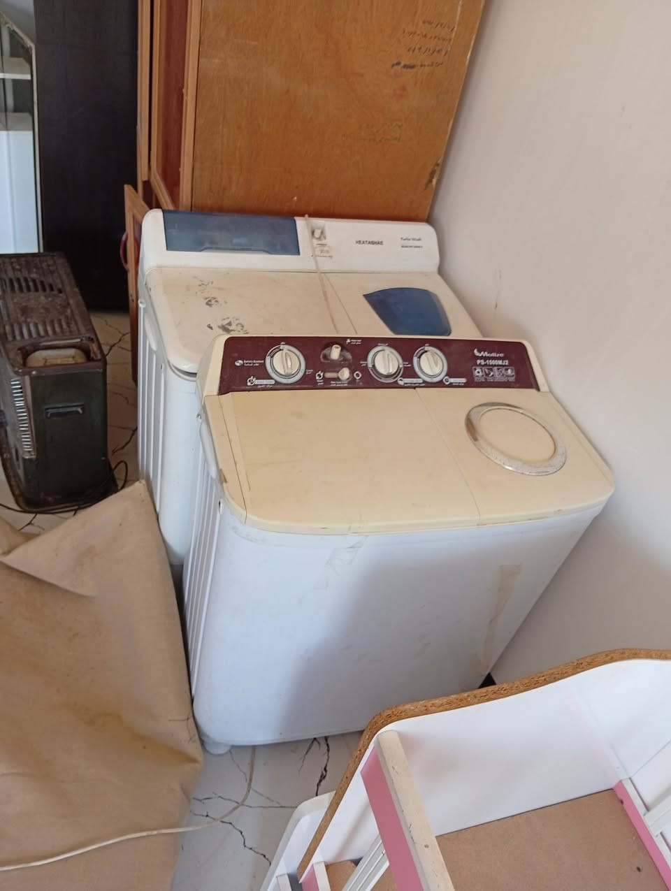 السلام عليكم غراض بيت نضيفه شقاله مكان بروانه ،***********
