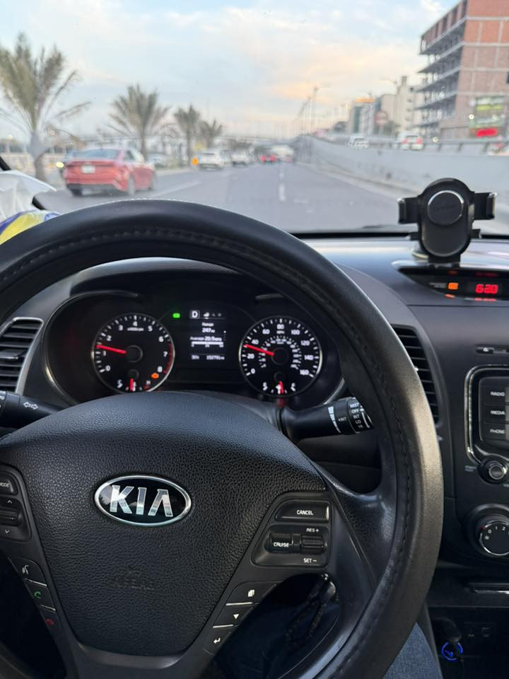 كيا فورتي للبيع 
موديل ٢٠١٧ 
حادث بس دعامية امامية كلها ليبل واحد 
محرك ٢٠٠٠ دوش 
السيارة ماشية ١٥٣ الف ميل 
تبريد ثلج 
السيارة مناقصها اي شي.
رقمها اربيل الرقم الجديد وهزة جديدة 
باسمي تحويل فقط ما اسوي وكالة.

السعر ١١٠$ وبيها مجال بسيط جدا
للتوصل اتصل على الرقم *********** 
بي واتساب
