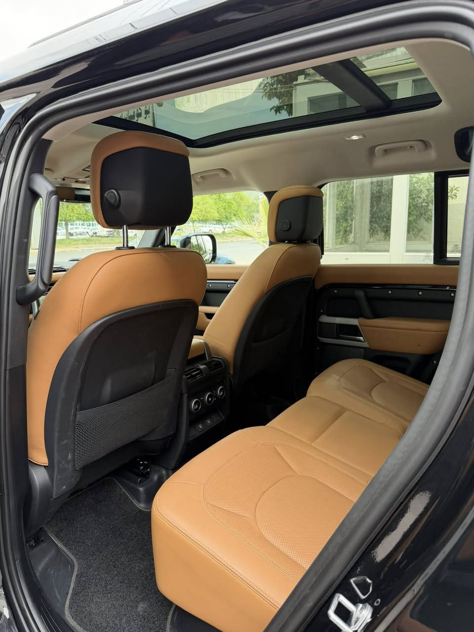 Defender P-400
2024 
15000 mil 
سيارة فقط نص جامرلغ خلفي صبغ 
بدون اي ايرباك بدون دواخل 
سيارة وارد امريكي 
كاتي دهوك تترقم شمالي فقط 
مكان سيارة اربيل 
للاستفسار 
***********
***********
