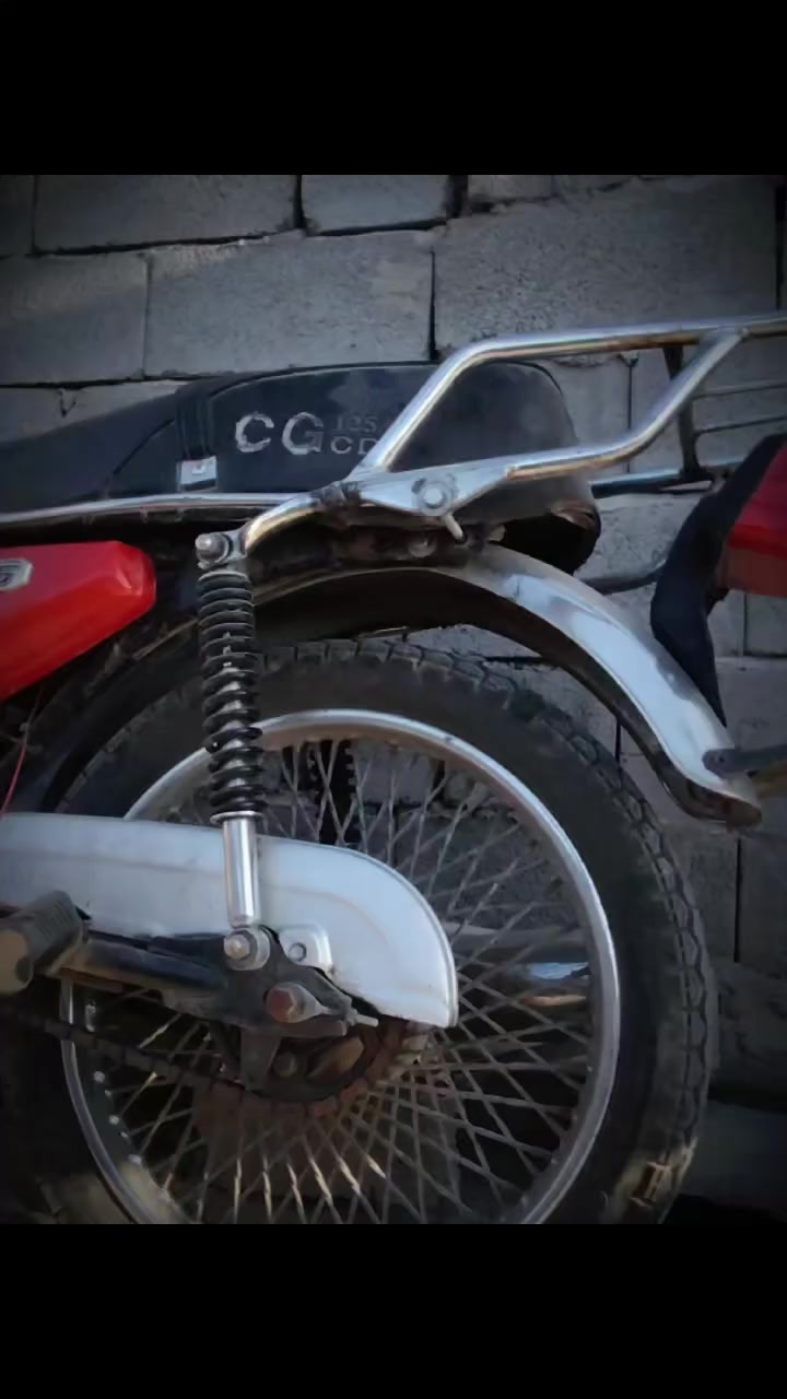 عليكم دراجه ايراني تايكر جبيره دراجه تخبل الله شاهد بس تركته ورجعت عليه اشغل متشتغل طافيه  وقمجي مال كابريتر ما رابطه كابريتر وصخ مكاني بغداد الدوره  سعر 215 بيها مجال رقمي ***********
