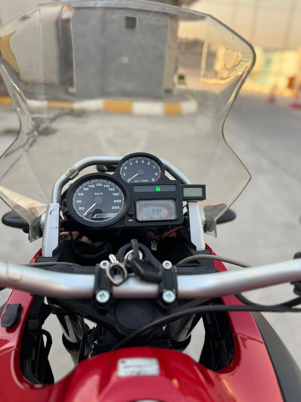 السلام عليكم اخوان / من رخصة الادمن
Bmw gs 1200 موديل 2008
رمبه بحالة الوكاله من كلشي
الدراجه طك كارتون وفول تزويد
بجم لد اصلي درع مكينه ودرع ع كاردن
سويجات الاصليه مالتهه عدد 2
ريمونت سرقة
وباقي مواصفات ال جي اس معروفه
الدراجه جديده جديده جديده
نقص فقط كيج البانزين ما يشتغل
مكاني بغداد ابو دشير
***********
جنط 3 بلاد
واقيات يدات ما شادهن موجودات
كتلوكات الشركه وياهه
