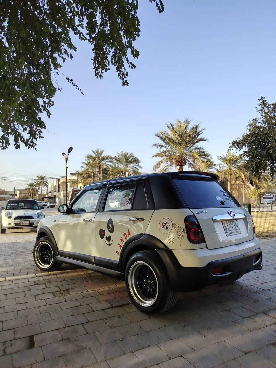 يالله
ليفان 320 
موديل 12
رقم بابل باسمي 
كفاله عامه عدا قطعه صبغ اثر طخه خفيفه بدون اي ضرر داخلي
محرك وكير بحاله جيده 
كلج جديد 
حداديه جديده 
بدي كت جديد 
تخم ويل رياضي تو سايز 
لدات ترحيب 
ادامه لمنظومة الماي 
وادامه لمنظومة البانزين 
شاشه وسستم صوت كامل 
حتى جامه اماميه جديده
لايت عدسه عين الشيطان
بجم وضهر كله جديد 
ماعايزه دينار  
السعر ٤٢ مجاله جدا بسيط 
***********
