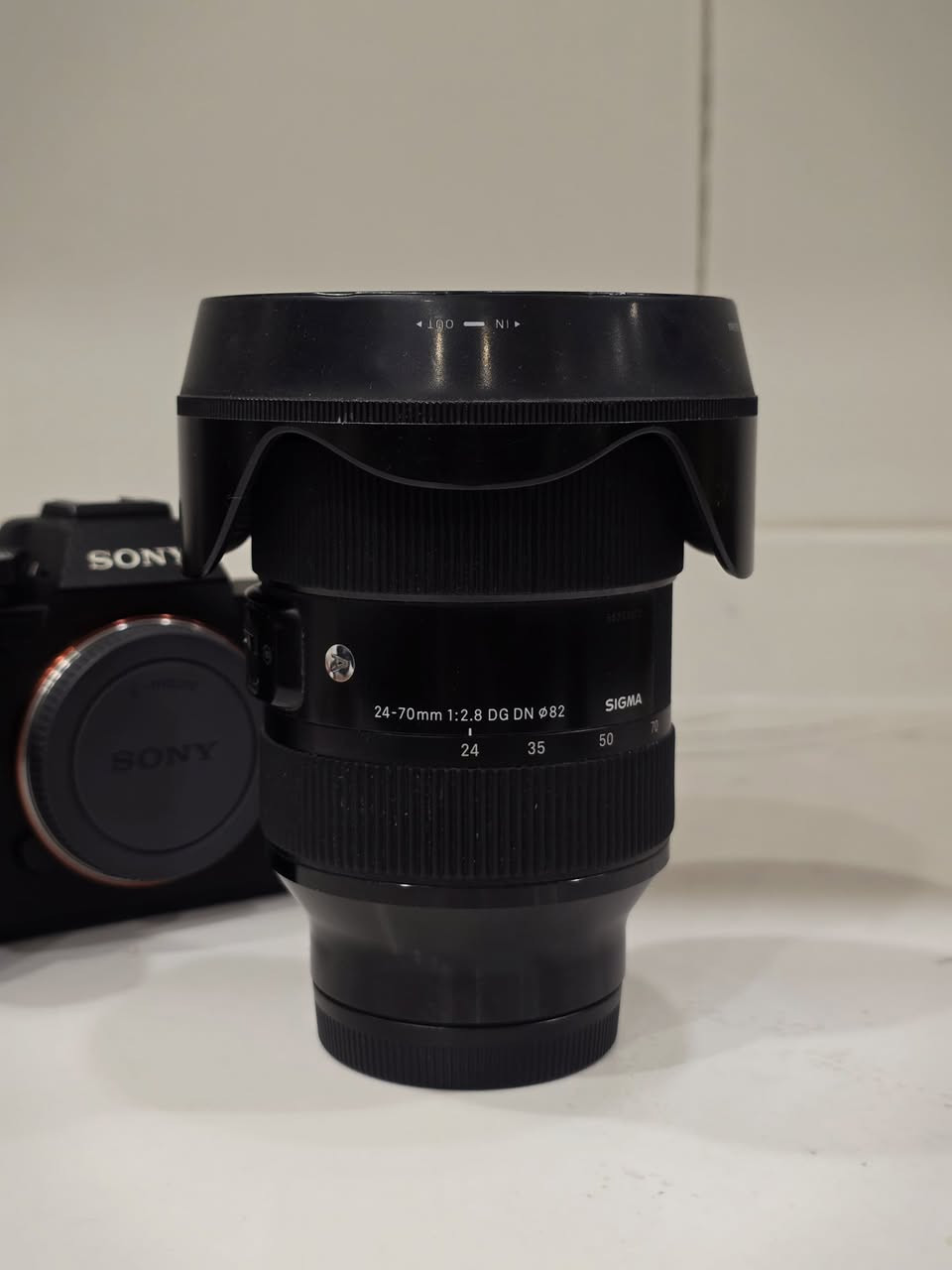 سوني A7iv نظيفة بدون ضربات او شخوط شتر عالي + عدسة 24-70 2.8 سكما ارت نظيفة جدا للبيع


**إذا كنت صاحب هذا الإعلان وتريد حذفه لأي سبب، رجاءا أرسل رسالة إلى الدعم الفني**