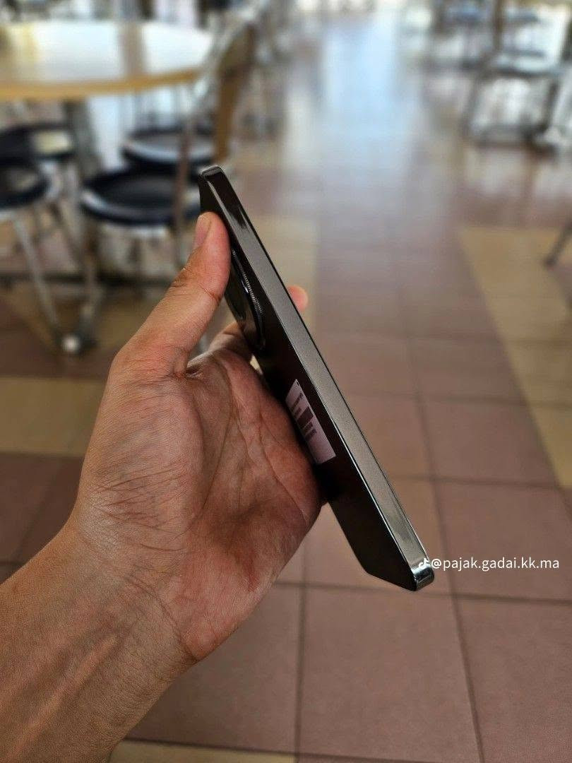 يالله. يارزاق.       هونر 9دي ذاكره 256عشوائيه 12بي كسر بل شاشه بسيط ما ماثر ابد وكسر بكامره زغير ما ماثر عل تصوير دوم تجي وتفحص سعر280رقمي وتساب فقط ***********
