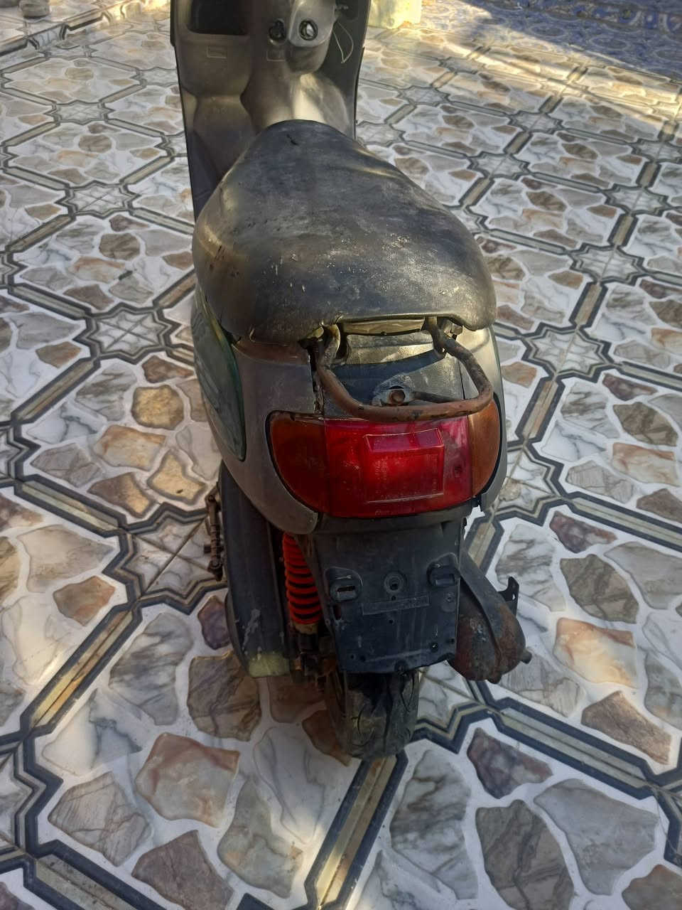 السلام عليكم دراجه منغولي مفتوحه الدراجه متروكه بس تشتغل نكره هندر تواير جدد عوزه فقط كهربائيات هاذه رقمي بي واتساب ***********
