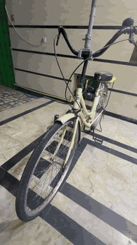 سلام عليكم بايسكل بناتي باله شتريته وعفته وهسه رايد ابيعه مكاني بغداد بلديات سعر 125 وبيه مجال ***********
