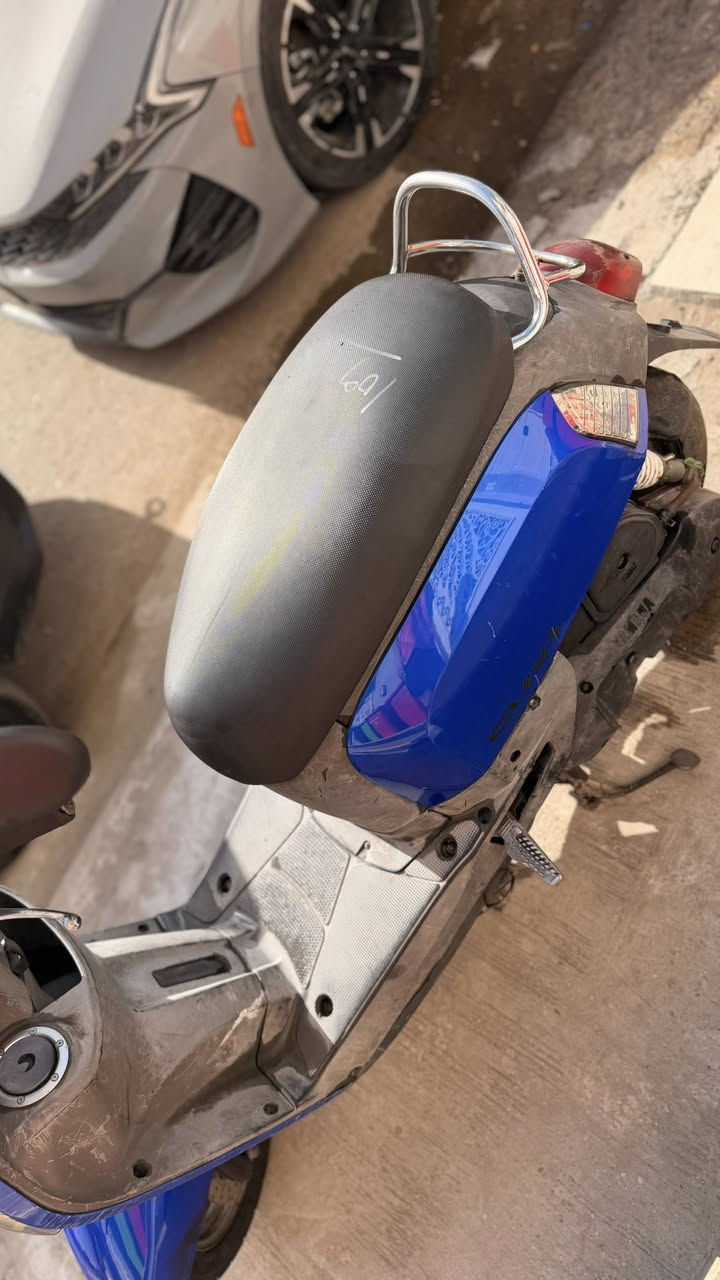 لسلام عليكم دراجه بوليس نوزل للبيع دراجه كفاله عامه من كلشي صالي شهرين من نزلته من رمبه سعر 975 وبيه مجال مكاني بغداد شارع فلسطين رقم هاتف***********
