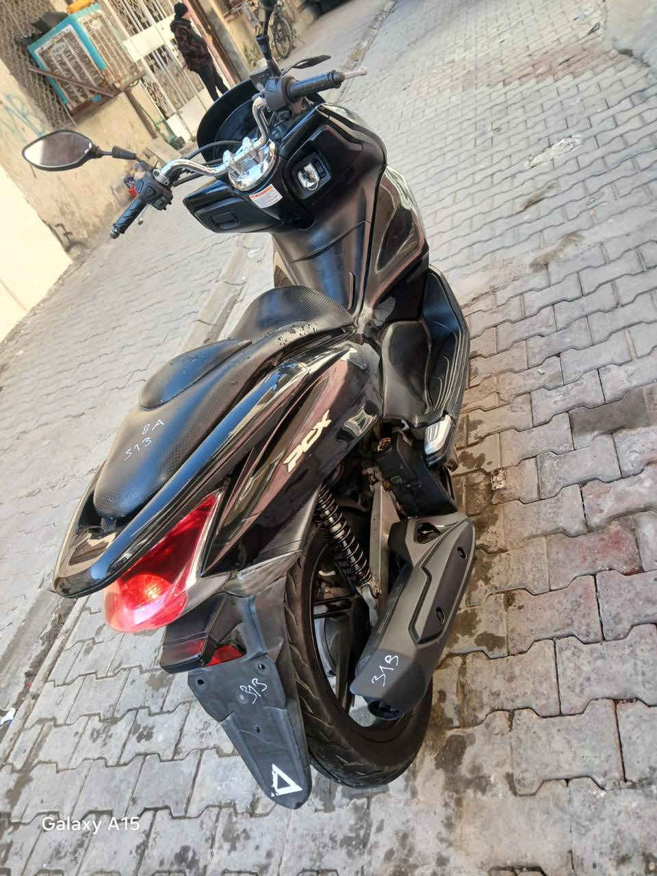 للبيع دراجه pcx ياباني الاصلي نوزل خطين ستان كهربائي حساس ازدحام دراجه جديده  حساس شلعه معدل خير من الله دراجه تتعب تكول جديده مال جناي  مكان بغداد الكرخ السعر مليون و 450وبيهه مجال والاستفسار  ***********
