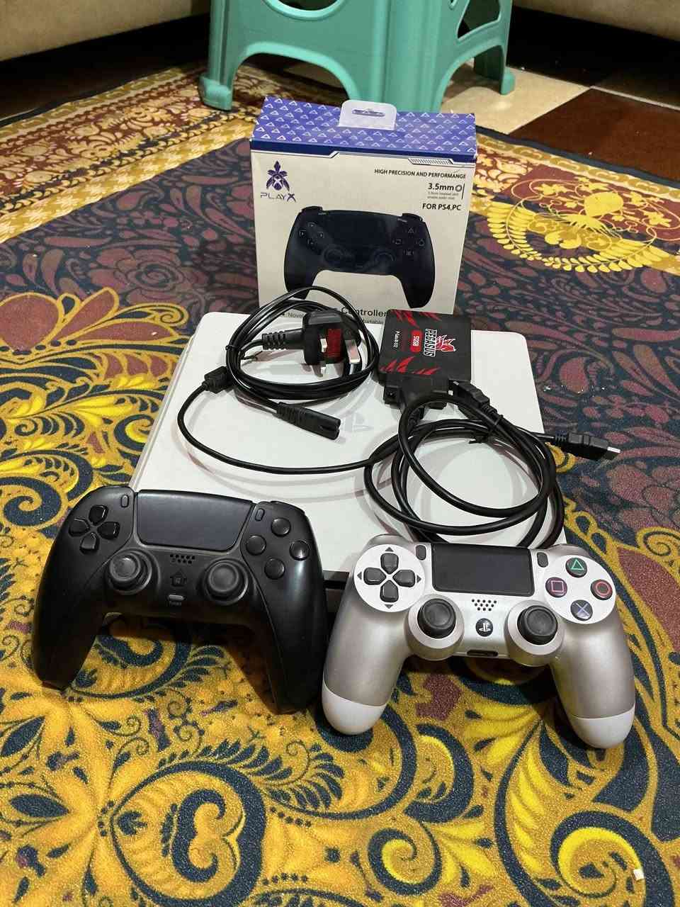 للبيع PlayStation 4 Slim إصدار أصلي نظيف جدًا 🎮  

نضام 6.72 النادر — شغل مرتب وبدون أي مشاكل

✅ غير مفتوح  

✅ وياه الكارتون وكامل الملحقات  

✅ 2 جويستيكات  وحده اصلي و وحده تجاري شكل بلي فايف 

✅ 4 ألعاب مشهورة  

Need for Speed Heat

The Crew 2

Efootball 25

Hitman 3

✅ جاهز للعب والفحص بأي وقت  

✅ جهاز ممتاز وأداء قوي

جهاز كلها بلادي ما مبدل بيه اي قطعه انشاء الله

الجهاز استعمال نظيف جدًا وما يحتاج أي صرف 

📍المكان: بابل / الطهمازيه

💰السعر: 300 الف

للمهتم مراسلة خاص

او رقمي 

***********
