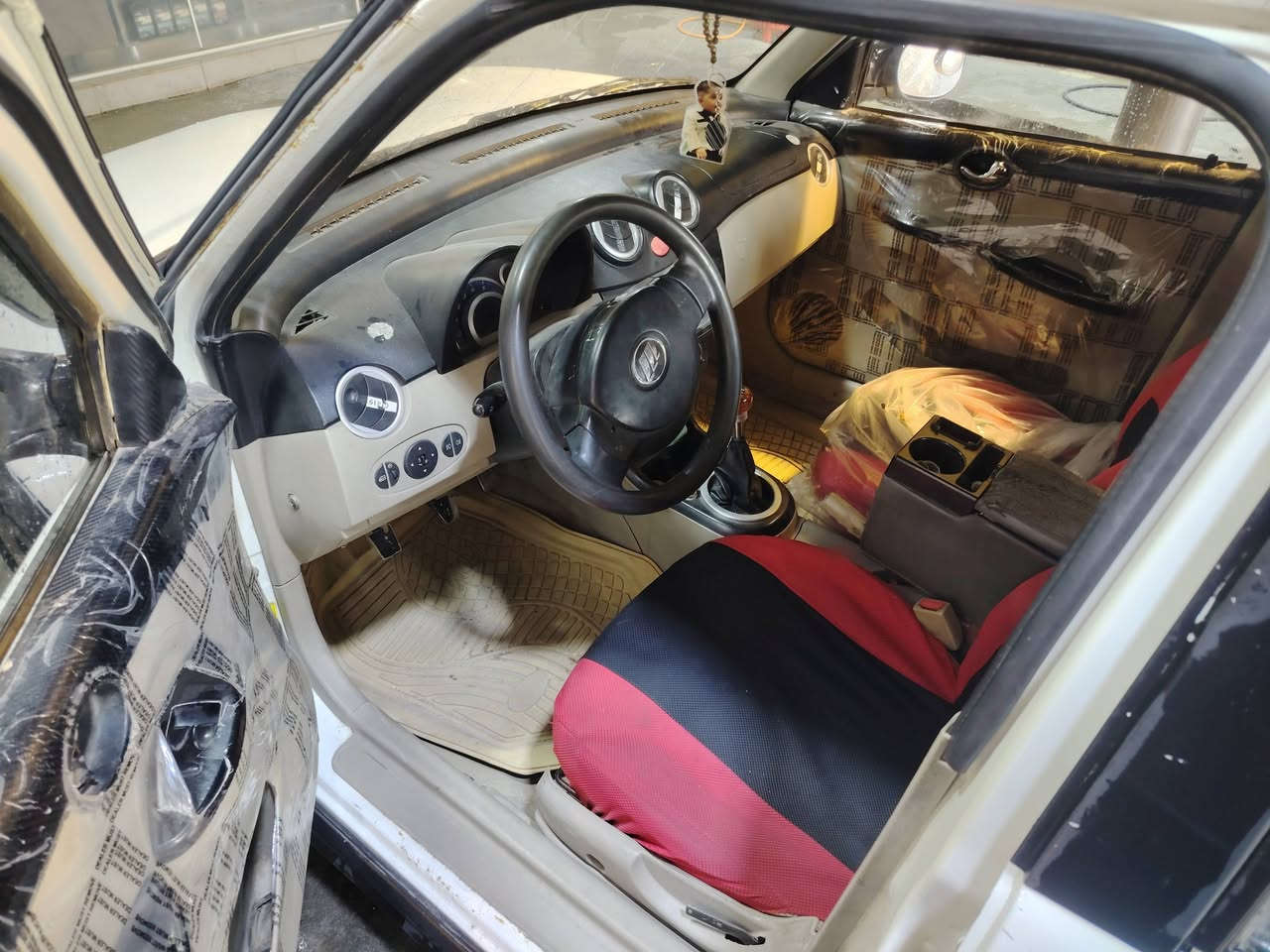 للبيع ٢٠١١  نيضفه وجاهزة
صبغ جاملغ فقط   مكينه كير كلة مكفول  تبريد ثلج

حدادية ٧٠٪    سعر ٣٣وبيها مجال قليل
***********
