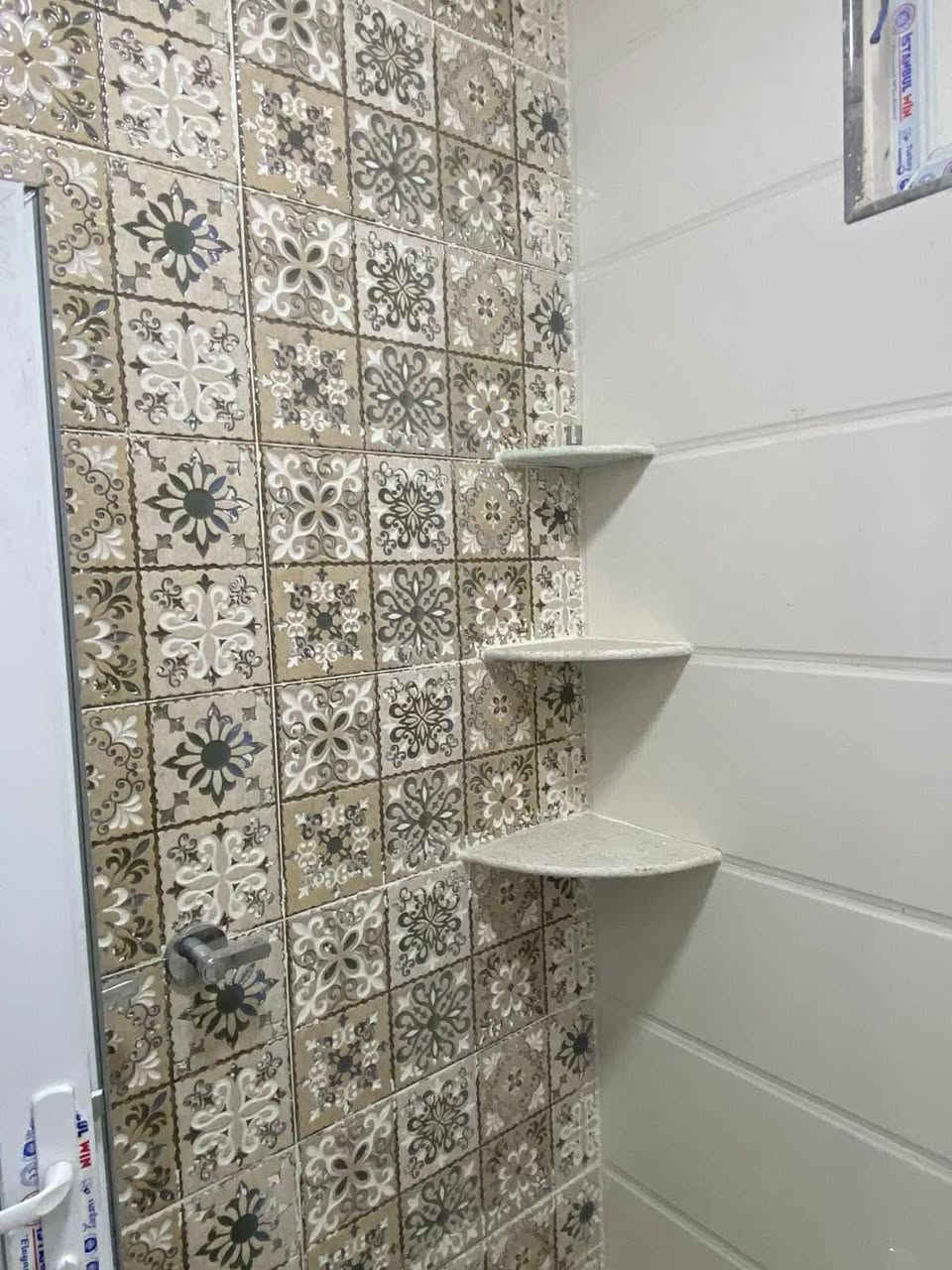 مشتمل للبيع المساحه ٥٠ م مجمع السلطان الثالث يحتوي
على صاله ومطبخ وصحيات فوك وجوه وغرفتين نوم بناء زيرو ٢٠٢٥
محمد الحامد للاستثمار ولتطوير العقاري
*********** واتساب
