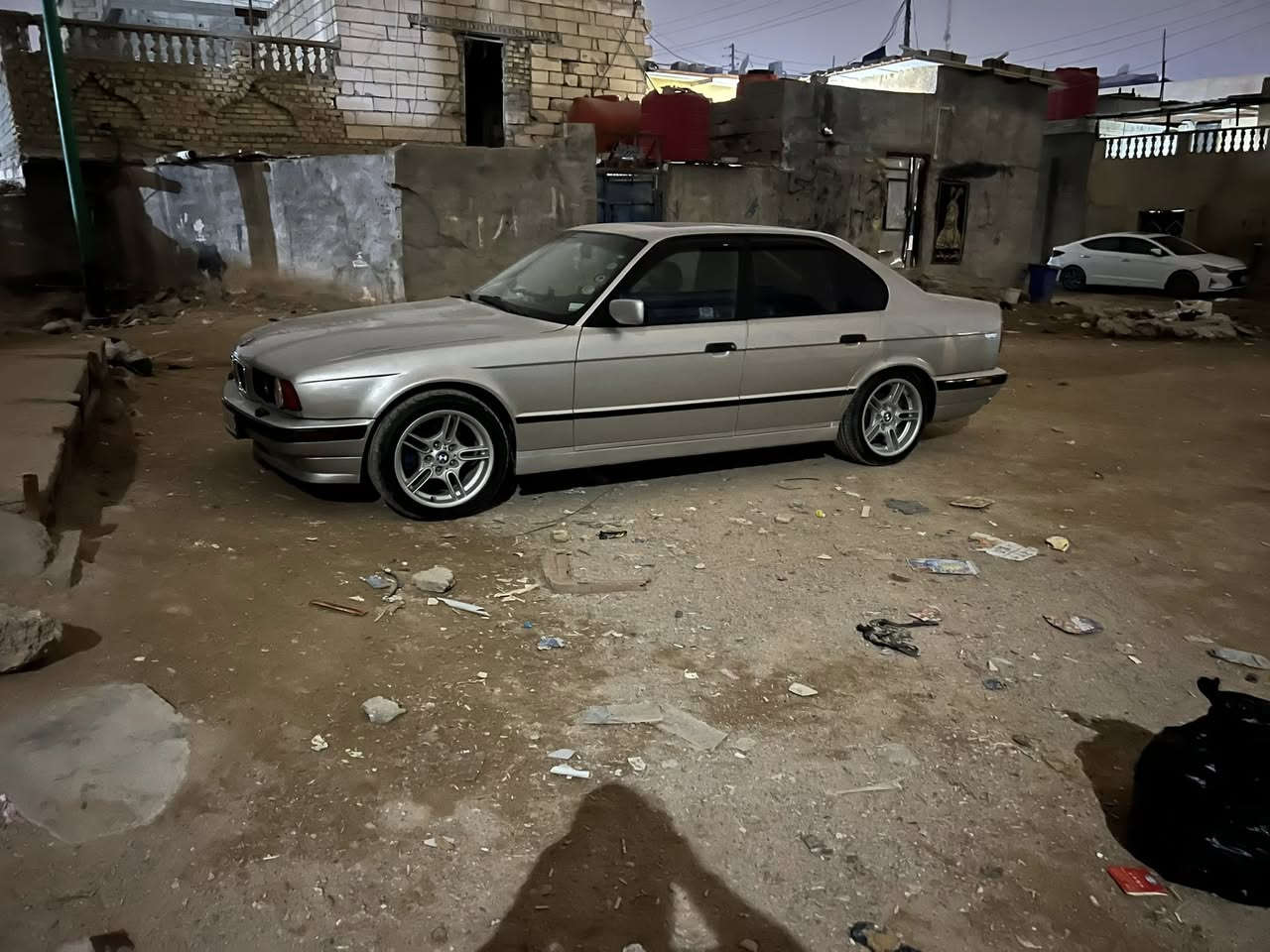 السلام عليكم بي ام مديل 1993سياره جاهزه من كلشي محرك 525مكانه البصرة الزبير***********
