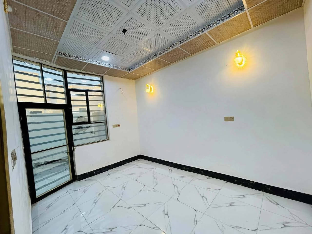 دور سكنيه للبيع  🏡
ألمساحه 80 متر 

 #طابو_زراعي_سند_٢٥_أقرار_محكمه

بسعر 32 مليون #مع_المجال

غرفه/صاله/مطبخ/صحيات 2/استقبال/كراج /مكشوفه 

الخدمات🏡

ماء/كهرباء/سوق/مدارس/تبليط/انترنت ضوئي 

السطوح مزفته 

ابواب كامله تسكام

ابواب صحيات pps اصليه 

الموقع 🏡 ألنجف/شارع الصب عمود 317

للتواصل 📞
