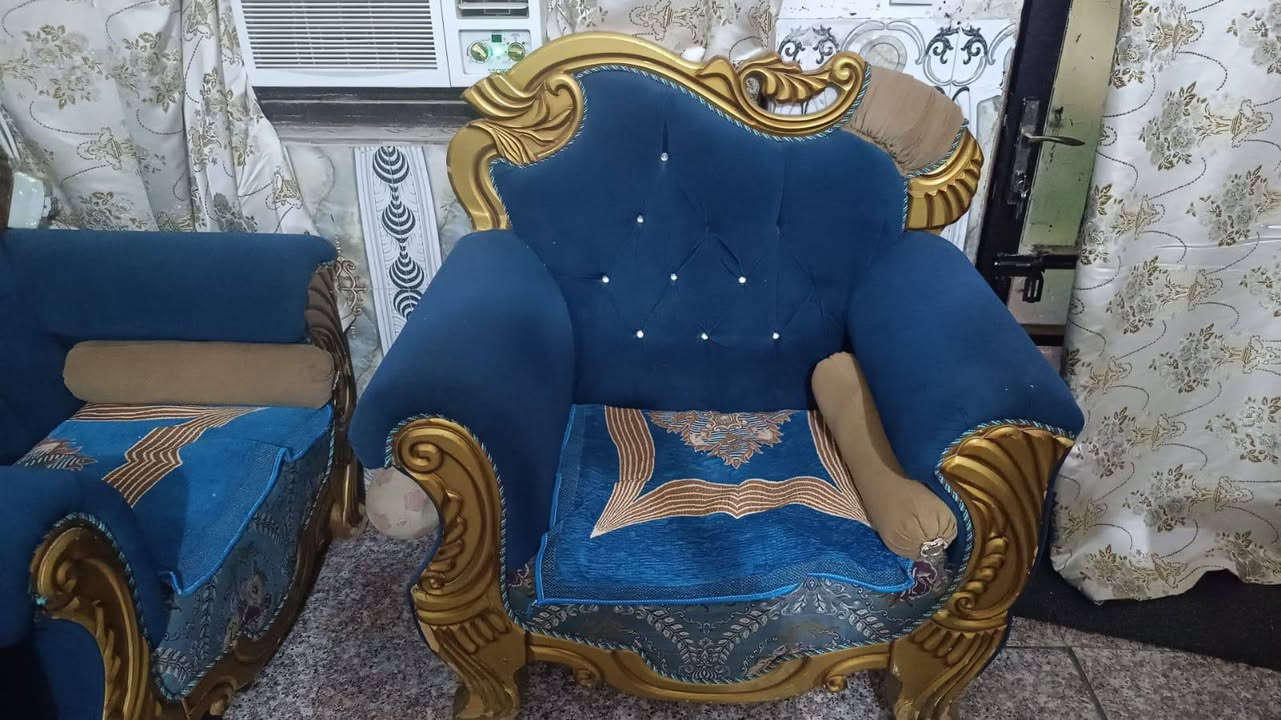 سلام عليكم تخم 5قطع 2 كبار، وحدا وصط و 2 كراسي مكان بابل قرب المام بكر السعر 350 او بي مجال ***********
