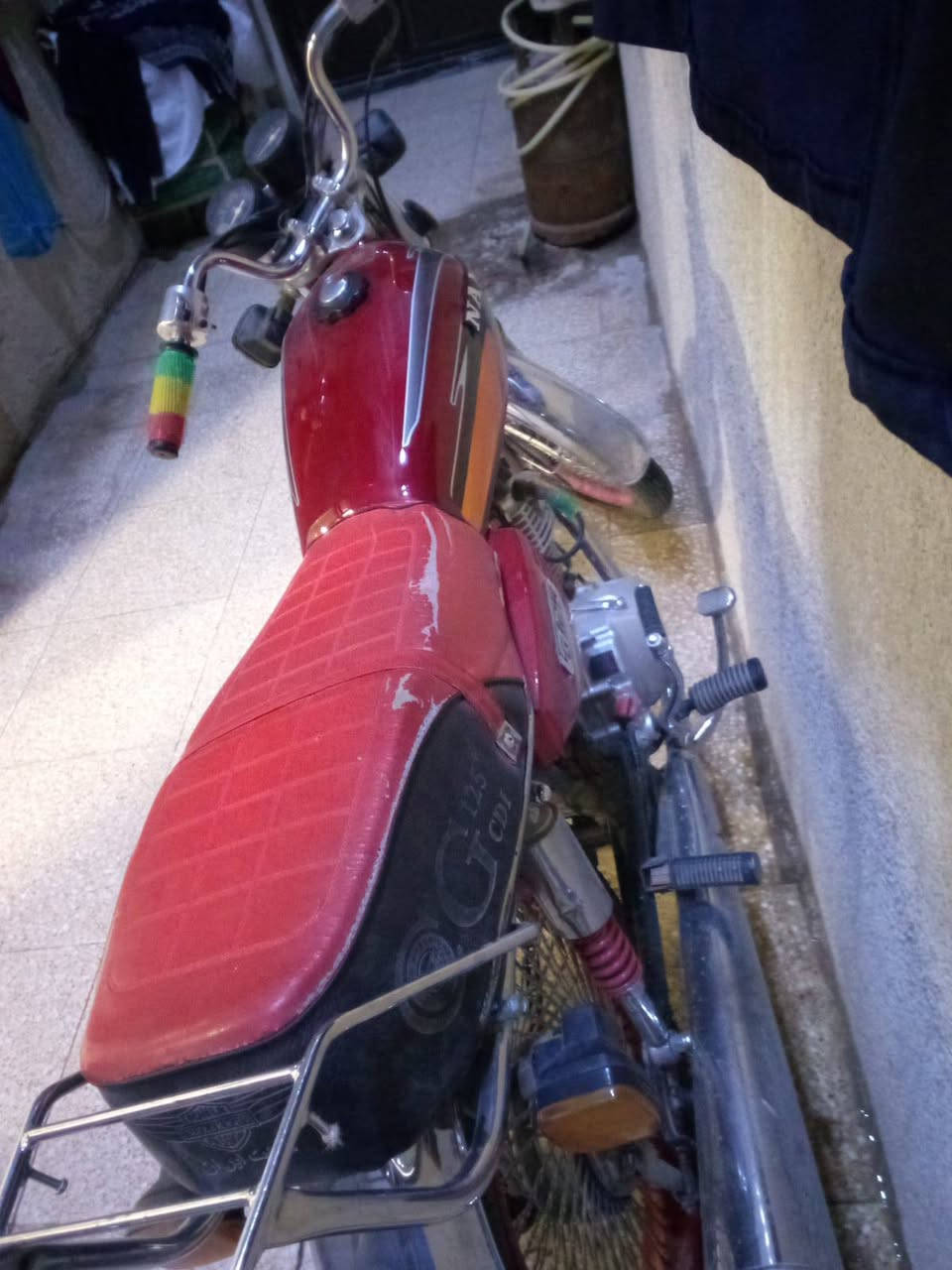 السلام عليكم دراجه للبيع اوراق اصولي كربلاء الحر ما مفتوحه 21 ناعمه برو السعر 500 //////***********
