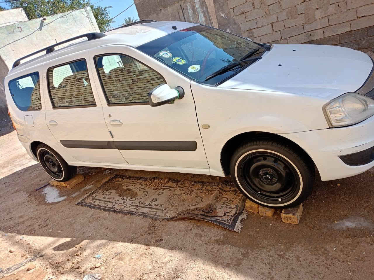 السلام عليكم رينو 7 راكب  خصوصي للبيع  موديل 2012.رقم بصره. سنويه ال 28. بيه جوملغ  الكدام  مصبوغ. ومكينه بيه تنقيص والباقي جاهز  السعر 65 بيه مجال. مكان السياره الديوانيه قضاء غماس. هاذه  رقم صاحب السيارة اني مكلف بنشر. ***********
