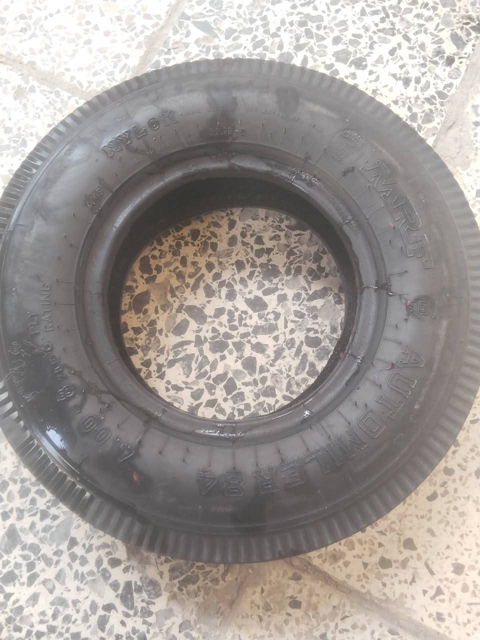 تاير تكتك جبلي مستعمل مابي فتيله للبيع المكان بعقوبه حي المهندسين***********
