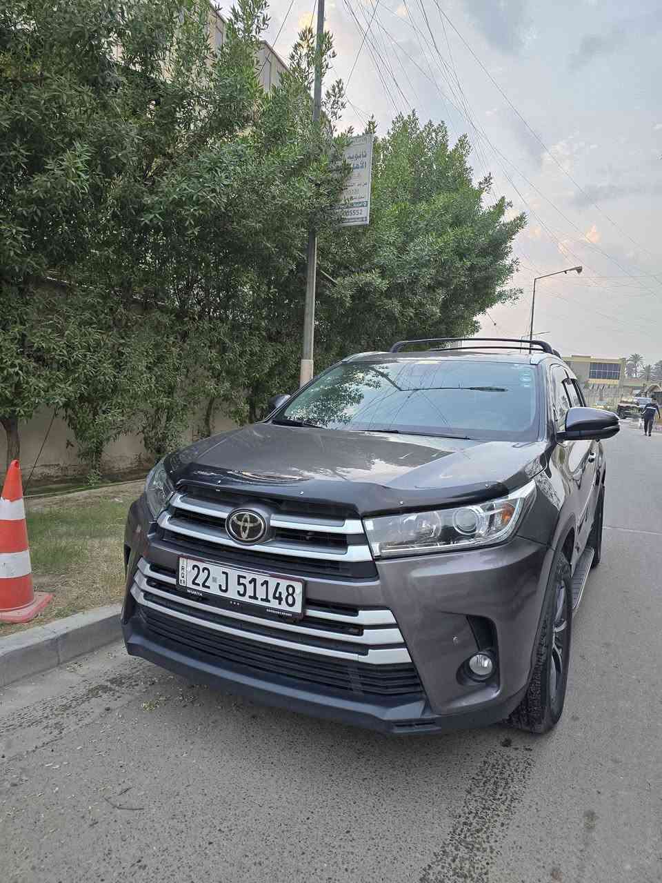 السلام عليكم
تويوتا هايلندر 2018 فول  VIP  اعلى فئة XLE  

 رادار 

نقطع عمياء 

مثبت سرعة 

محرك 6 سلندر 3500 

بصمة عدد ٢

فتحة سقف

جلد 

كشنات منفصل 

كشنات كهرباء 

كشنات تدفئة 

بردات ابواب 

جنطه كهرباء 

دوسات ابلاديه

ويل كروم 

7 راكب 
كشافات 
تحكمات مقود 
شاشة - كامرة 
بصمة ترحيب  
ماشية ٣٤ الف ميل حقيقي السيارة جديدة كلش بعدهة بريحة الشركة غرفة جديدة زلغ مابيهة 

رقم  اربيل تحويل ثاني يوم 

بدون اي ضرر او دواخل فقط تبديل قبق جنطة بواحد نفس اللون  

السعر249  ورقة

للستفسار *********** 
مكان بغداد 
بيع فقط
