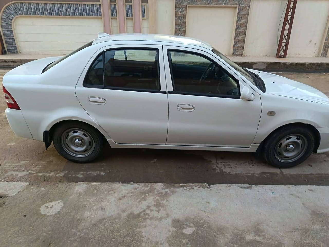 سي كي رقم نينوى ٢٠١٣ شكل جديد
بيها جاملغ يمين وبوند وشبر بل صندوق كير مكينة شرط السيارة مال بيت 
مكانها موصل عندي وكالة تحويل مباشر
ما اجاوب عالخاص (مكلف بالنشر) 
اتصل على صاحبها
***********
