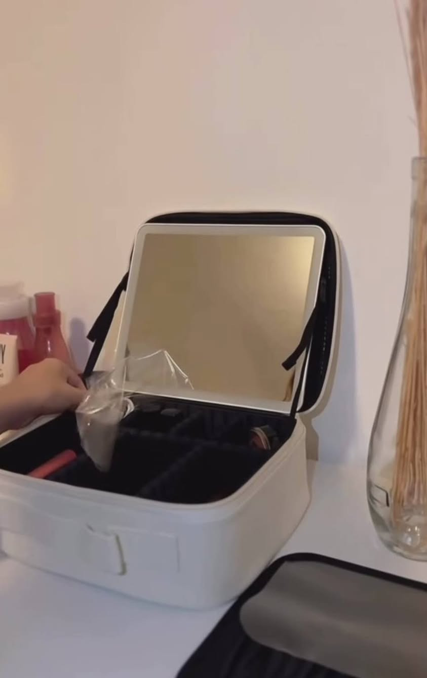 رجعت توفرت جنطة مكياج او غراض مع مراية ولد اضائة ترهم هدية او شخصية متنقله الي موصيني عليها يراسلني توفرت ب٣ الوان


**إذا كنت صاحب هذا الإعلان وتريد حذفه لأي سبب، رجاءا أرسل رسالة إلى الدعم الفني**