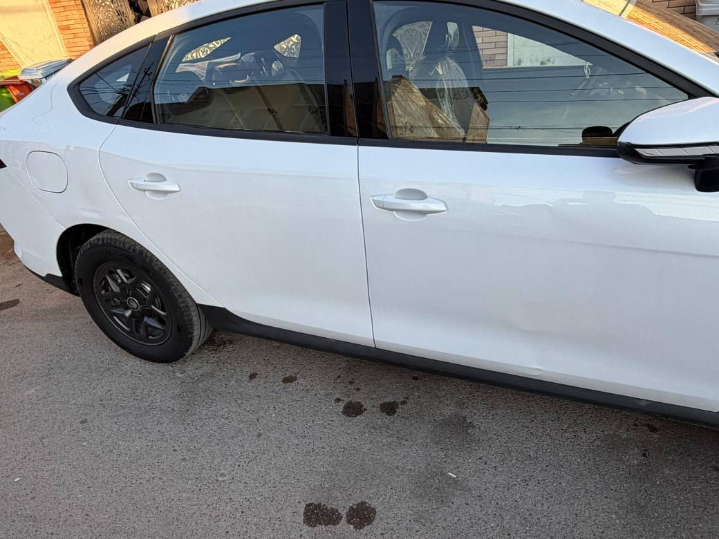 بي واي دي كن بلاس ماشية 1154 
اللون ابيض رقم بغداد سنوية باسمي مرقم وكامل كما موضح في الصور دوشمة كاملة للسيارة اغراضهة كاملة 
***********
