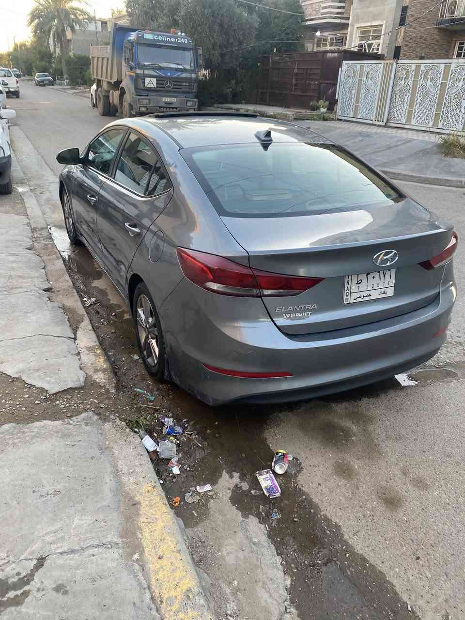 السلام عليكم للبيع النترا وارد امريكي موديل ١٨  ماشيه ٩٨ الف ميل فول السعر ١١٦ رقم بغداد صور الحادث بالمنشور والسونار هم موجود بسمي السياره المكان بغداد الغزاليه رقم الهاتف *********** وات ساب ملاحضه المكينه بيها بخار وتنقيص انطخت يمي واني صبغتهابدون دواخل  داخل البوب ماكو فقط الشخوط محفوره لازم تنصبغ وكلشي موجود بالصور صدر كير تبريد شغال والسياره احلا من الصور والرصعات كلها ممبينه شي قليل بس بسونار تبين
