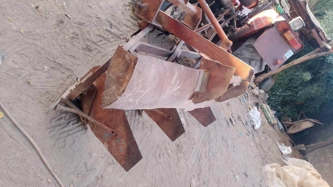 سلام اعليكم فدان ومعدلان وجرار شي  يشيل شي 450عنوان نجف مشخاب،***********
