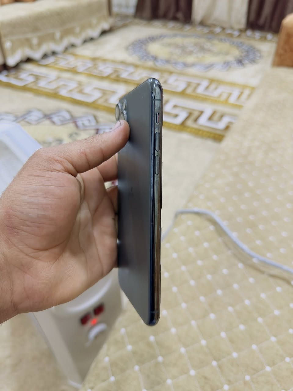 السلام عليكم اخوان 
ايفون 11 برو ماكس 
بلادي مامبدل بي شي
ذاكرة 256 بطارية 🔋 75
مكان ديالى ***********0
